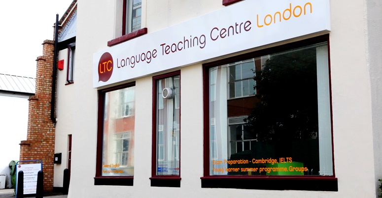 ロンドンの語学学校「Language Teaching Centres」の校舎