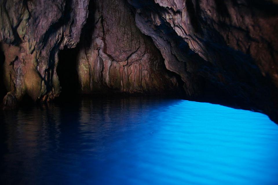 イタリア・カプリ島「青の洞窟（Grotta Azzurra）」に行くときに気をつけるべきポイント