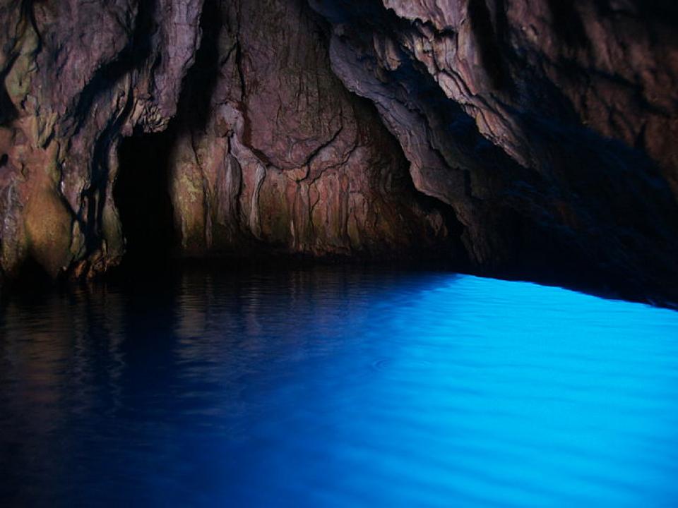 イタリア・カプリ島「青の洞窟（Grotta Azzurra）」に行くときに気をつけるべきポイント
