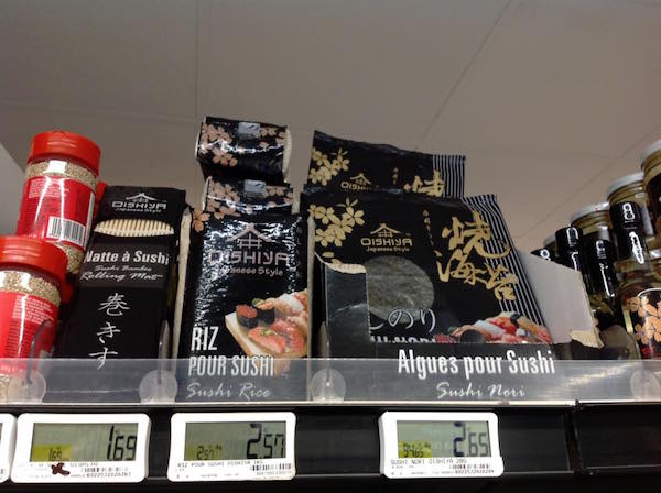 フランスのスーパーにある寿司関連の商品