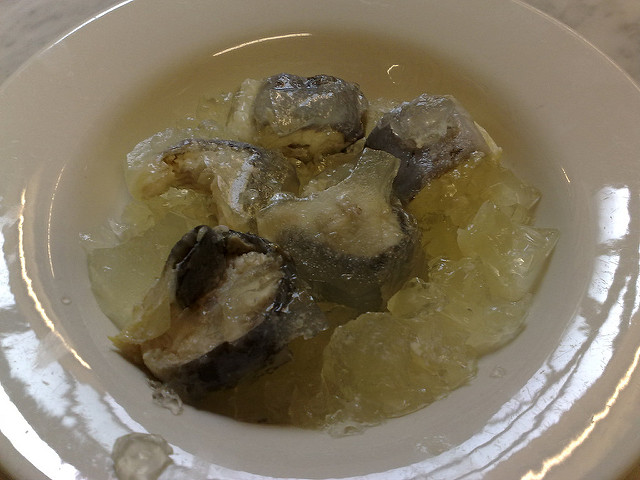 ベッカムも愛したイースト・ロンドンの伝統料理「jellied eels（ウナギのゼリー寄せ）」です