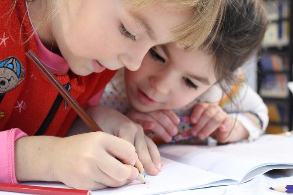 子供の英語教育はいつから・いくらで始められる?早期英語教育のおすすめ学習法