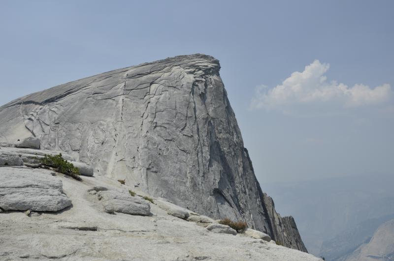 ハーフドームのハイキング岩1