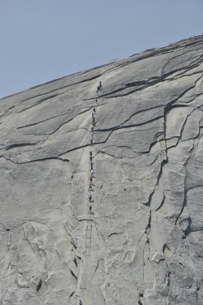 ハーフドームのハイキング岩2