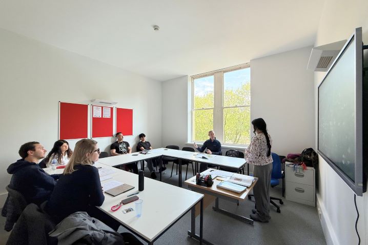 Atlas Language School,教室、教師、生徒、授業