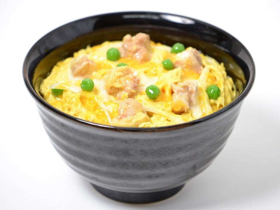 外国人にもウケる！海外で簡単に作れる「丼（どんぶり）」料理５選