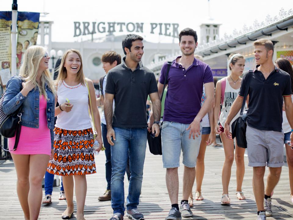 友達とのカジュアルな会話に役立つ!便利な英語フレーズ5選