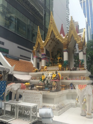 バンコクにある仏像「ターウ・アマリン」