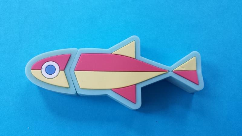 HEMAで購入した魚の形のボールペン(キャップを閉めた状態)