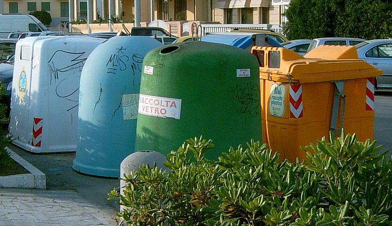 イタリアのゴミ箱