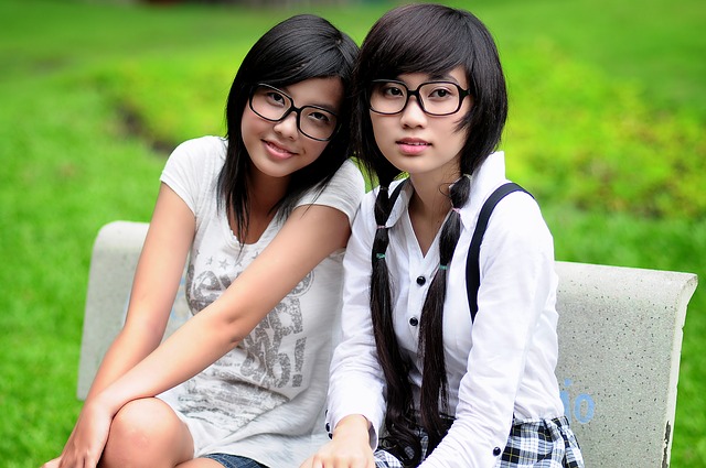アジア系女性二人