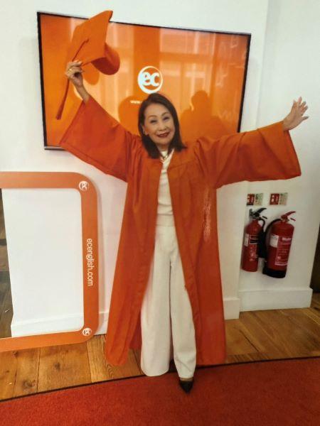 ECロンドン,卒業式